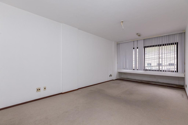 Sala Comercial à Venda, 32 m² em Centro - Curitiba