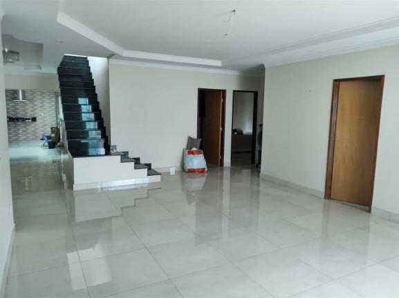 Sobrado com 5 Quartos à Venda, 230 m² em Conjunto Vera Cruz - Goiânia