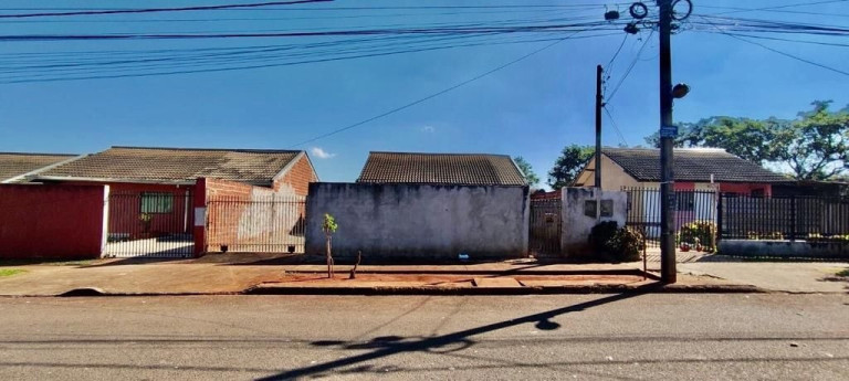 Casa com 2 Quartos à Venda, 50 m² em Parque Tarumã - Maringa