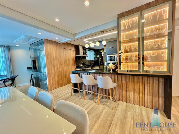 Imagem Apartamento com 3 Quartos à Venda, 120 m² em Centro - Balneário Camboriú Imagem Apartamento com 3 Quartos à Venda, 120 m² em Centro - Balneário Camboriú