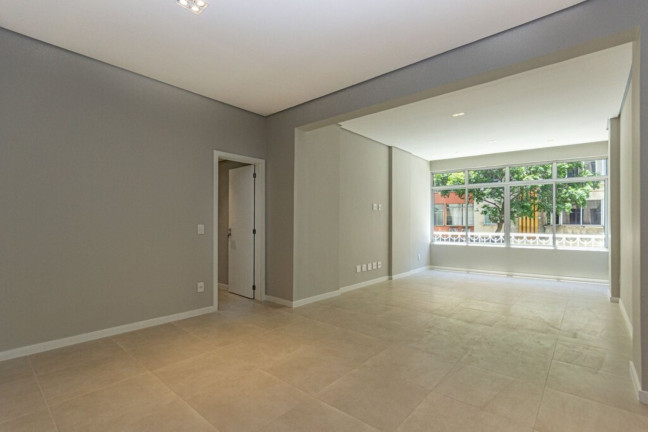 Imagem Imóvel com 3 Quartos à Venda, 129 m² em Copacabana - Rio De Janeiro Imagem Imóvel com 3 Quartos à Venda, 129 m² em Copacabana - Rio De Janeiro