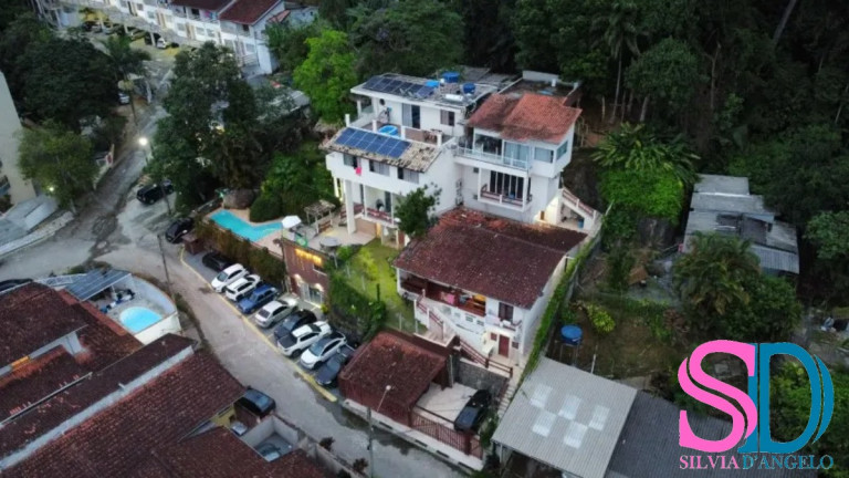 Imagem Casa com 12 Quartos à Venda, 1.500 m² em Praia Grande - Ubatuba Imagem Casa com 12 Quartos à Venda, 1.500 m² em Praia Grande - Ubatuba