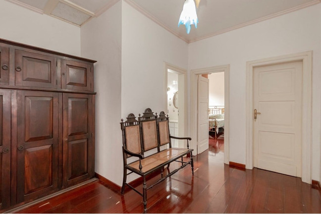 Imagem Casa com 4 Quartos à Venda, 492 m² em Higienópolis - Porto Alegre Imagem Casa com 4 Quartos à Venda, 492 m² em Higienópolis - Porto Alegre