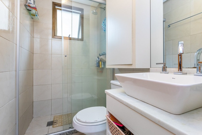 Imagem Apartamento com 2 Quartos à Venda, 67 m² em Passo Da Areia - Porto Alegre