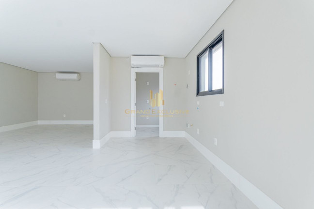Imagem Apartamento com 3 Quartos à Venda, 130 m² em Centro - Balneário Camboriú Imagem Apartamento com 3 Quartos à Venda, 130 m² em Centro - Balneário Camboriú
