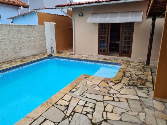 Casa com 5 Quartos à Venda, 241 m² em Boracéia - São Sebastião