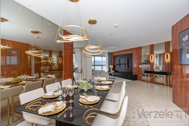 Imagem Apartamento com 4 Quartos à Venda, 182 m² em Centro - Balneário Camboriú Imagem Apartamento com 4 Quartos à Venda, 182 m² em Centro - Balneário Camboriú