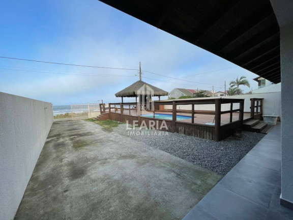 Imagem Casa com 3 Quartos à Venda, 117 m² em Cambiju - Itapoá