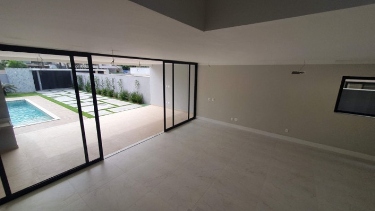 Imagem Casa com 6 Quartos à Venda, 380 m² em Barra Da Tijuca - Rio De Janeiro Imagem Casa com 6 Quartos à Venda, 380 m² em Barra Da Tijuca - Rio De Janeiro