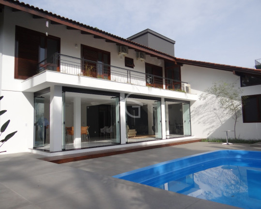 Casa com 4 Quartos à Venda, 500 m² em Glória - Joinville