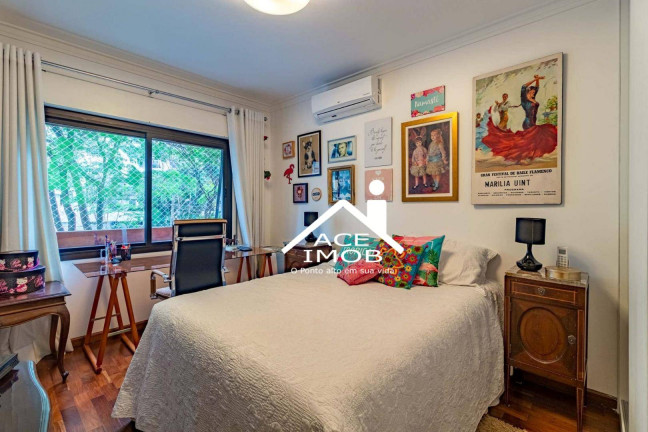 Foto do imóvel Apartamento com 3 Quartos à Venda, 183 m² em Aclimação - São Paulo