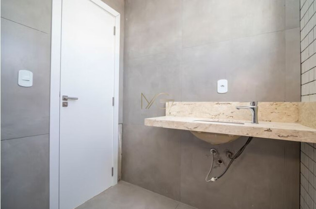 Imagem Sobrado com 3 Quartos à Venda, 100 m² em Lindóia - Curitiba