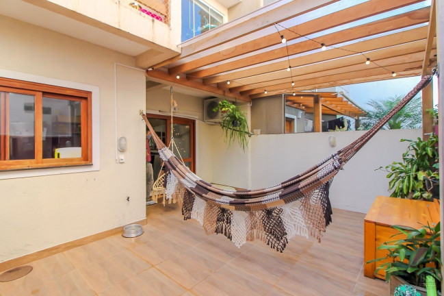 Imagem Casa com 3 Quartos à Venda, 210 m² em Hípica - Porto Alegre Imagem Casa com 3 Quartos à Venda, 210 m² em Hípica - Porto Alegre