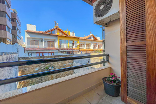 Imagem Casa com 3 Quartos à Venda, em Jardim Itu - Porto Alegre Imagem Casa com 3 Quartos à Venda, em Jardim Itu - Porto Alegre