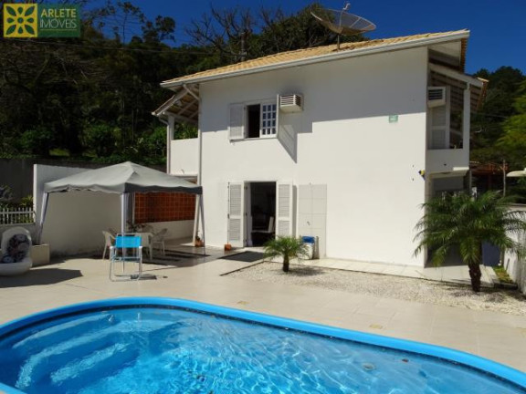 Imagem Casa com 3 Quartos à Venda, 150 m² em Centro - Porto Belo Imagem Casa com 3 Quartos à Venda, 150 m² em Centro - Porto Belo
