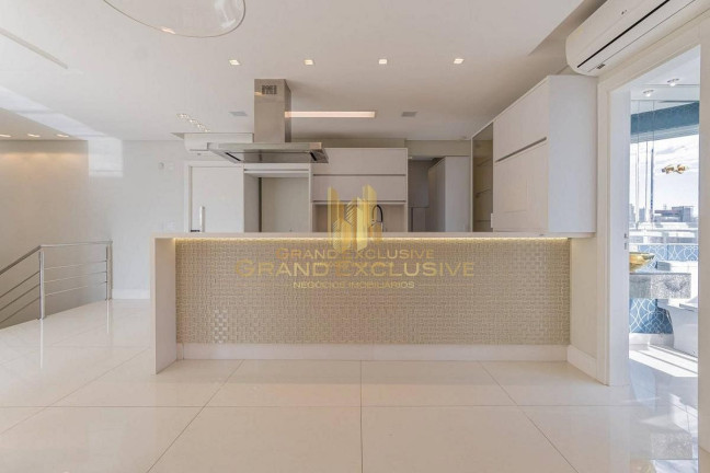 Imagem Apartamento com 3 Quartos à Venda, 237 m² em Centro - Balneário Camboriú Imagem Apartamento com 3 Quartos à Venda, 237 m² em Centro - Balneário Camboriú