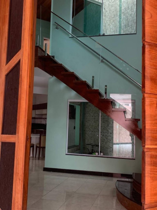 Imagem Casa com 3 Quartos à Venda, 230 m² em Farolândia - Aracaju Imagem Casa com 3 Quartos à Venda, 230 m² em Farolândia - Aracaju