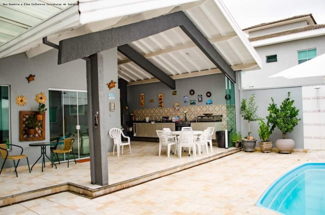 Imagem Casa com 3 Quartos à Venda, 271 m² em Piracangaguá - Taubaté