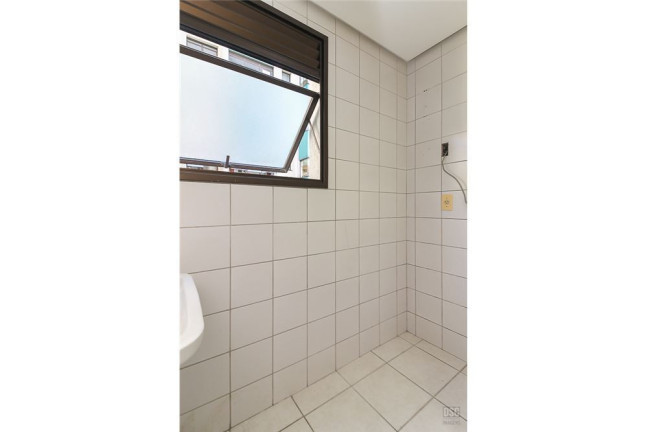 Imagem Imóvel com 1 Quarto à Venda,  em Petrópolis - Porto Alegre