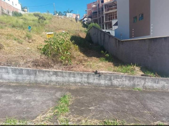 Terreno à Venda, 360 m² em Santa Maria - Poços De Caldas