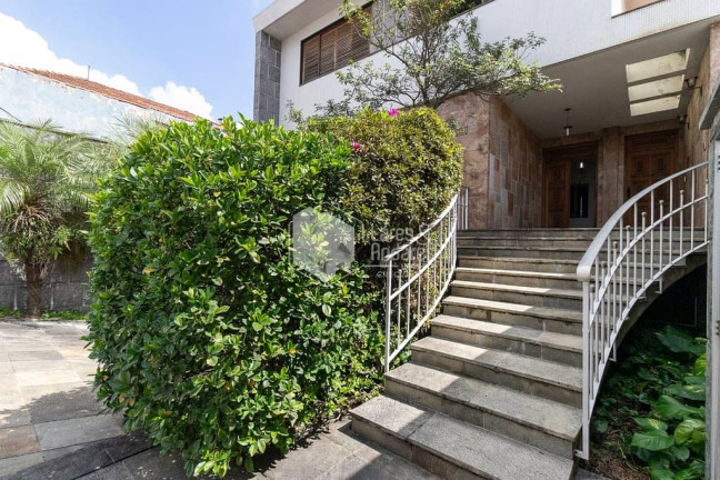 Casa com 3 Quartos à Venda, 382 m² em Vila Carrão - São Paulo