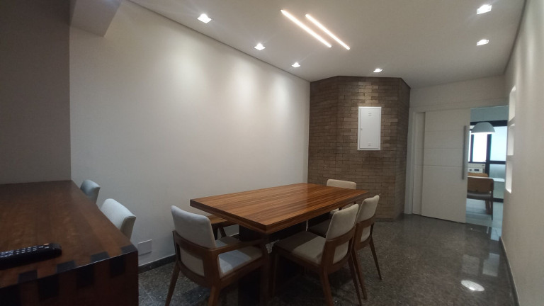 Imagem Apartamento com 3 Quartos para Alugar, 189 m² em Gonzaga - Santos