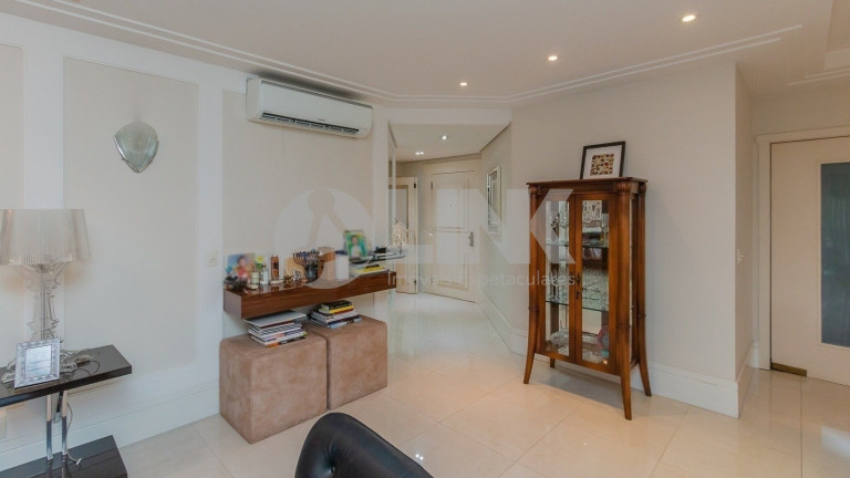 Imagem Apartamento com 3 Quartos à Venda, 163 m² em Petrópolis - Porto Alegre Imagem Apartamento com 3 Quartos à Venda, 163 m² em Petrópolis - Porto Alegre