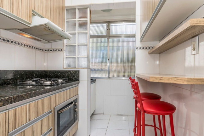Imagem Imóvel com 2 Quartos à Venda, 47 m² em Cristal - Porto Alegre Imagem Imóvel com 2 Quartos à Venda, 47 m² em Cristal - Porto Alegre