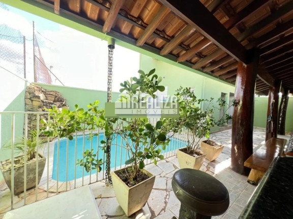 Imagem Sobrado com 4 Quartos à Venda, 337 m² em Vila Olímpica - Uberaba Imagem Sobrado com 4 Quartos à Venda, 337 m² em Vila Olímpica - Uberaba