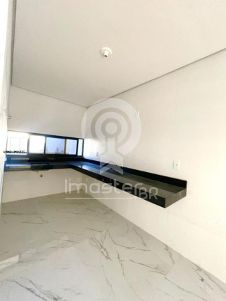 Imagem Casa com 4 Quartos à Venda, 248 m² em Urucunema - Eusébio