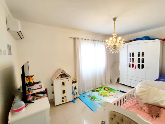 Imagem Casa com 3 Quartos à Venda, 330 m² em Arapongas Imagem Casa com 3 Quartos à Venda, 330 m² em Arapongas