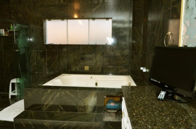 Imagem Sobrado com 4 Quartos à Venda, 730 m² em Interlagos - São Paulo