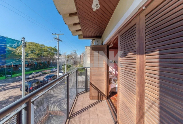Imagem Casa com 4 Quartos à Venda, 299 m² em Santana - Porto Alegre