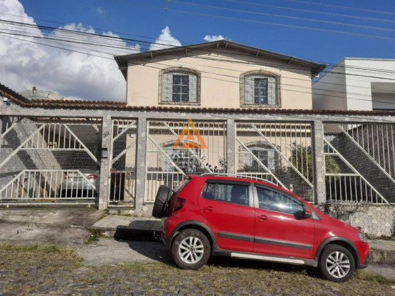 Casa com 6 Quartos à Venda, 96 m²