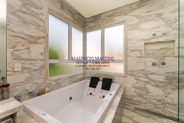 Imagem Casa com 4 Quartos à Venda, 840 m² em Alphaville Residencial Um - Barueri Imagem Casa com 4 Quartos à Venda, 840 m² em Alphaville Residencial Um - Barueri