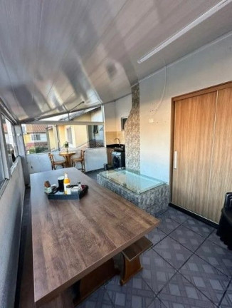 Imagem Casa com 3 Quartos à Venda, 130 m² em Cajuru - Curitiba Imagem Casa com 3 Quartos à Venda, 130 m² em Cajuru - Curitiba