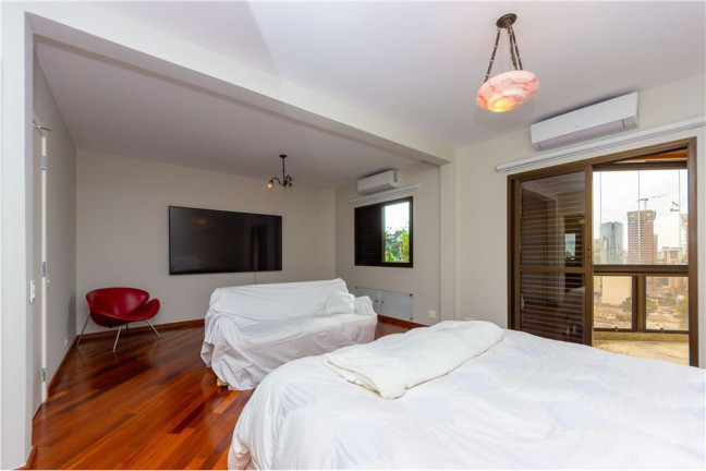 Imagem Imóvel com 3 Quartos à Venda, em Vila Nova Conceição - São Paulo Imagem Imóvel com 3 Quartos à Venda, em Vila Nova Conceição - São Paulo