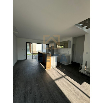 Imagem Casa com 4 Quartos à Venda, 225 m² em Santa Regina - Camboriú Imagem Casa com 4 Quartos à Venda, 225 m² em Santa Regina - Camboriú
