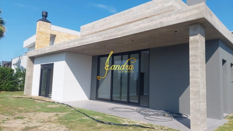 Imagem Casa de Condomínio com 4 Quartos à Venda, 240 m² em Remanso - Xangri-la
