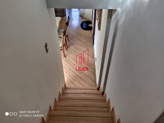 Imagem Casa com 4 Quartos à Venda, 320 m² em Curitiba