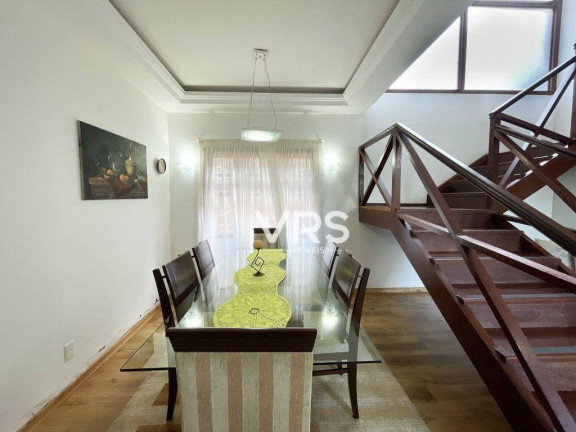 Imagem Casa com 4 Quartos à Venda, 216 m² em Cascata Do Imbuí - Teresópolis