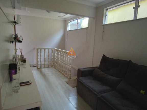 Imagem Casa com 3 Quartos à Venda, 84 m²