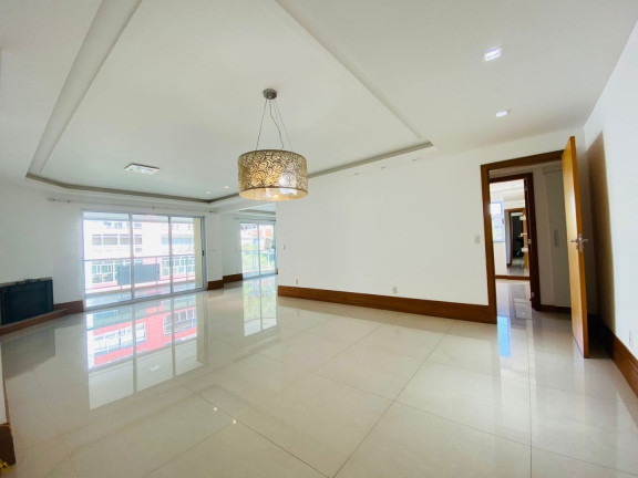Imóvel com 3 Quartos à Venda, 180 m² em Várzea - Teresópolis