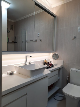 Imagem Imóvel com 2 Quartos à Venda,  em Moinhos De Vento - Porto Alegre
