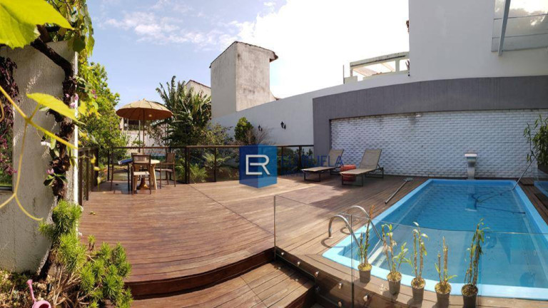 Imagem Casa com 3 Quartos à Venda, 270 m² em Cocal - Vila Velha