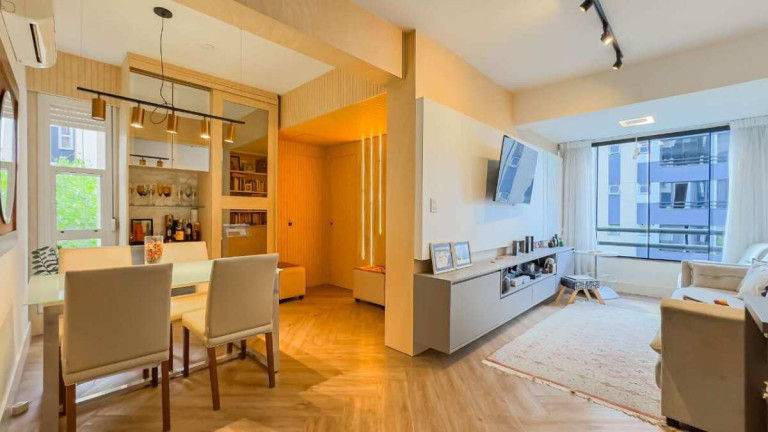 Imagem Apartamento com 2 Quartos à Venda, 74 m² em Mont Serrat - Porto Alegre