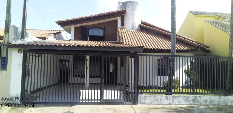 Sobrado com 7 Quartos à Venda, 300 m² em São José - Peruíbe