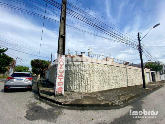Casa com 3 Quartos à Venda, 280 m² em Parque Manibura - Fortaleza