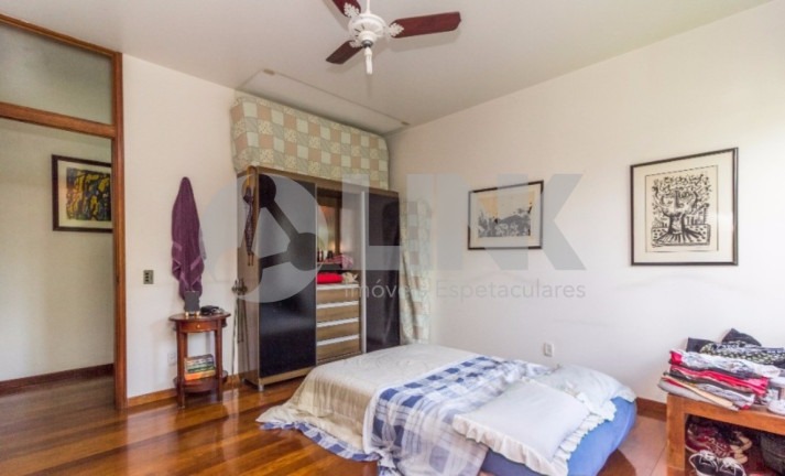 Imagem Casa com 3 Quartos à Venda, 591 m² em Três Figueiras - Porto Alegre Imagem Casa com 3 Quartos à Venda, 591 m² em Três Figueiras - Porto Alegre