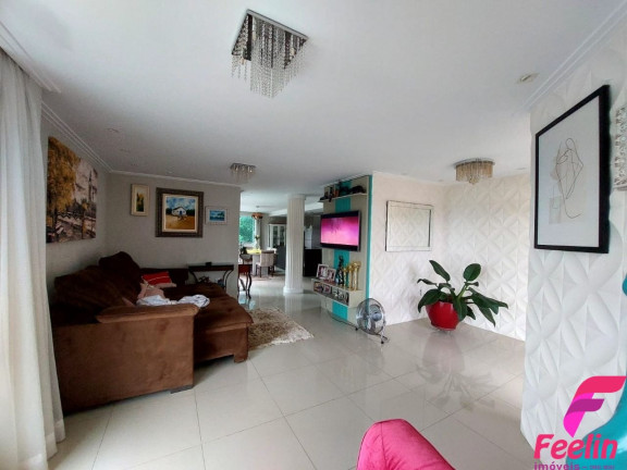 Imagem Casa com 3 Quartos à Venda, 360 m² em Rio Tavares - Florianópolis Imagem Casa com 3 Quartos à Venda, 360 m² em Rio Tavares - Florianópolis